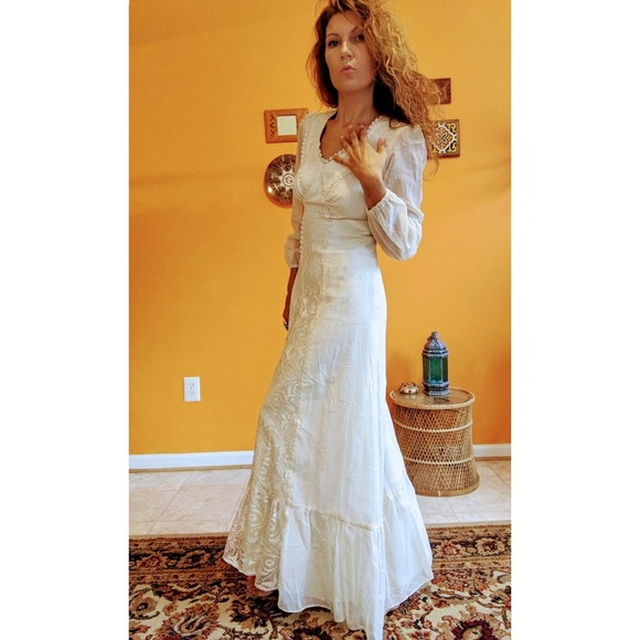 70s Calico lace prairie dress - Picture 3 of 7